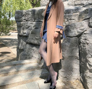 她来自北京