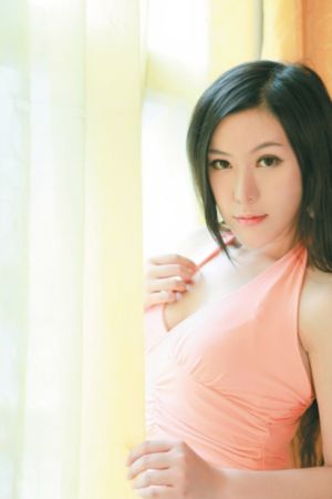 异国女郎巴黎在线观看电影