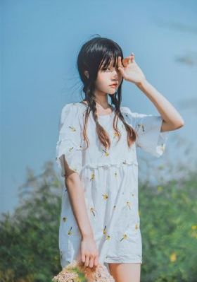 校花喂我奶乳脱她小内内动漫